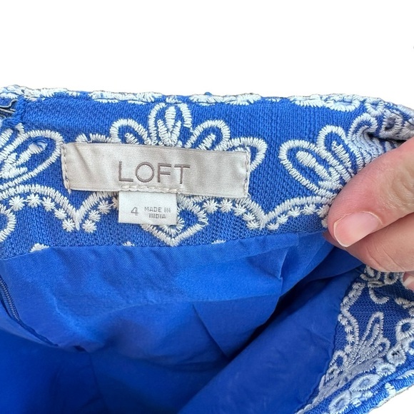 Loft Eyelet Embroidered Skirt Blue and White Embroidered Size 4 - Picture 3 of 4